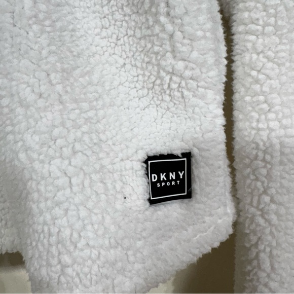 DKNY Sport New York Yankees Sherpa Hoodie Pullover White Women's Size Small - Picture 3 of 11